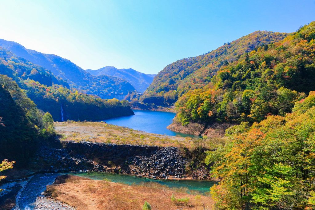 奥四万湖 四万温泉